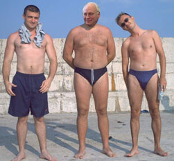 VP Dick Cheney (center) with Project Supervisor 'Paco' Solis (left) and an unidentified Iraqi citizen